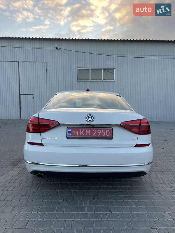 Седан Volkswagen Passat 2016 в Киеве