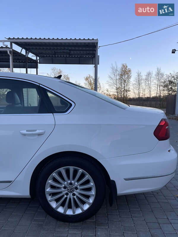 Седан Volkswagen Passat 2016 в Киеве