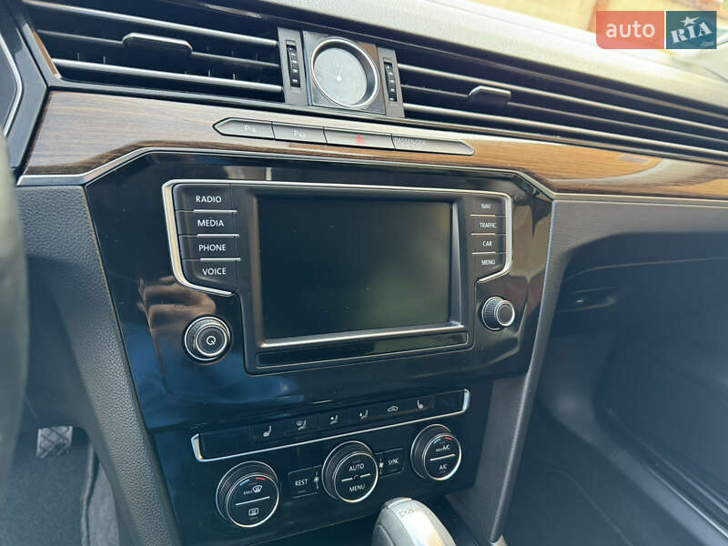 Седан Volkswagen Passat 2016 в Львове фото 24 Седан Volkswagen Passat 2016 в Львове