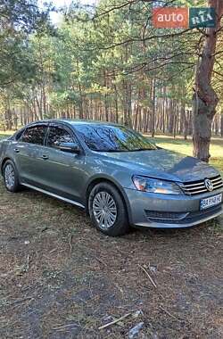 Седан Volkswagen Passat 2015 в Кропивницком