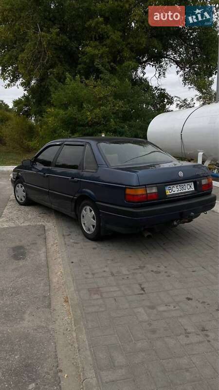 Седан Volkswagen Passat 1988 в Вишгороді