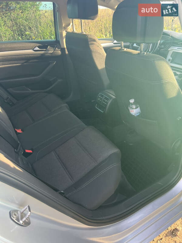 Универсал Volkswagen Passat 2015 в Львове фото 9 Универсал Volkswagen Passat 2015 в Львове