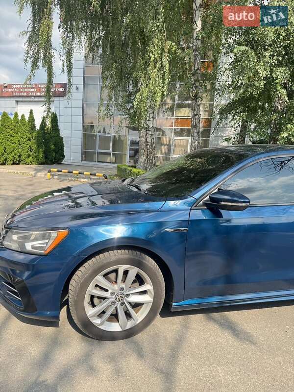 Седан Volkswagen Passat 2017 в Борисполе