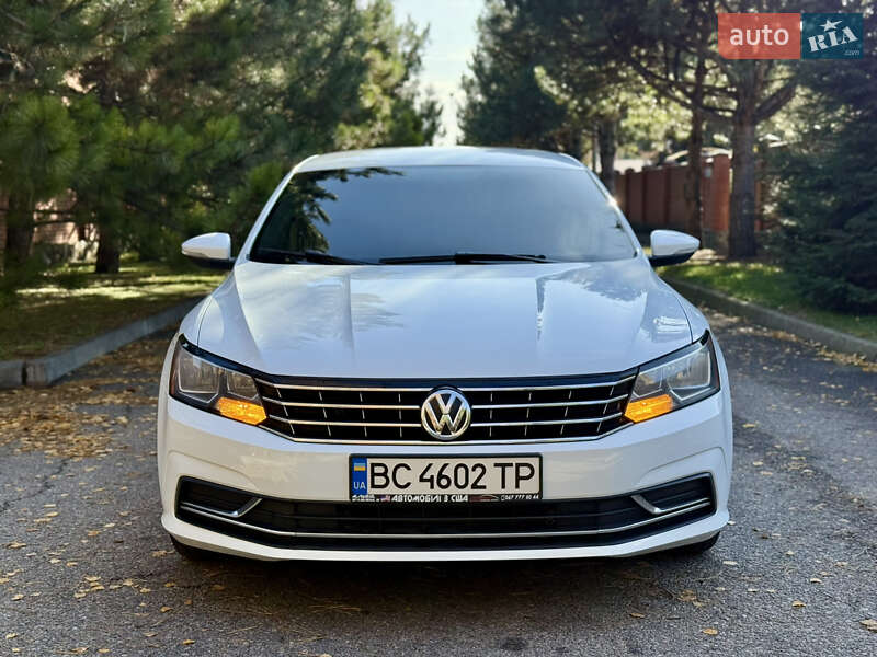 Седан Volkswagen Passat 2016 в Дніпрі
