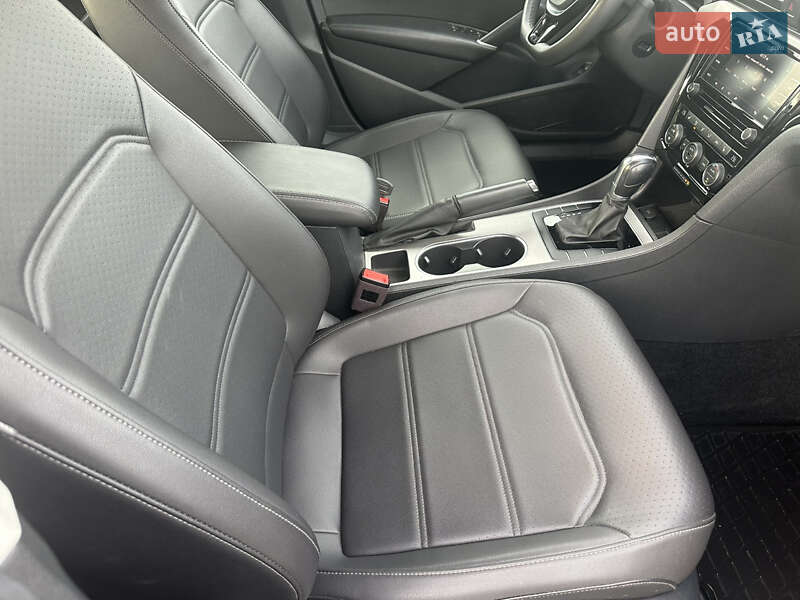 Седан Volkswagen Passat 2020 в Киеве