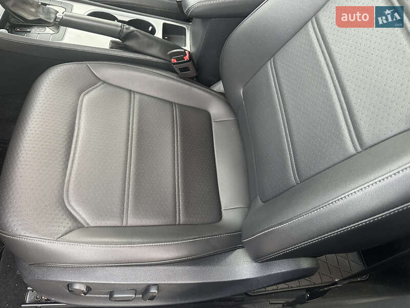 Седан Volkswagen Passat 2020 в Киеве