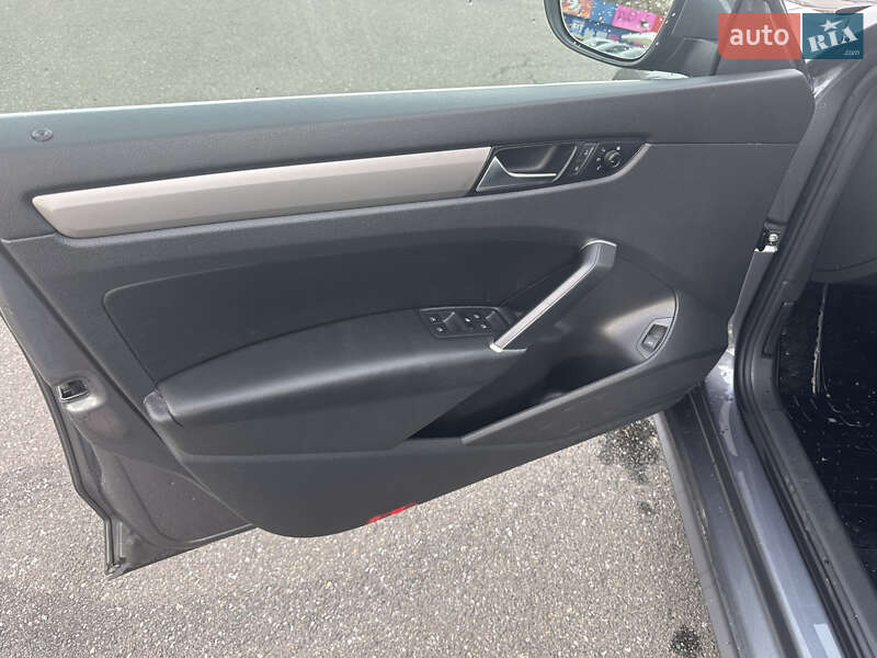 Седан Volkswagen Passat 2020 в Киеве