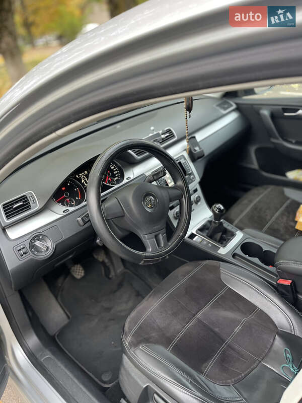 Универсал Volkswagen Passat 2013 в Ужгороде