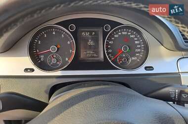 Седан Volkswagen Passat 2010 в Дніпрі