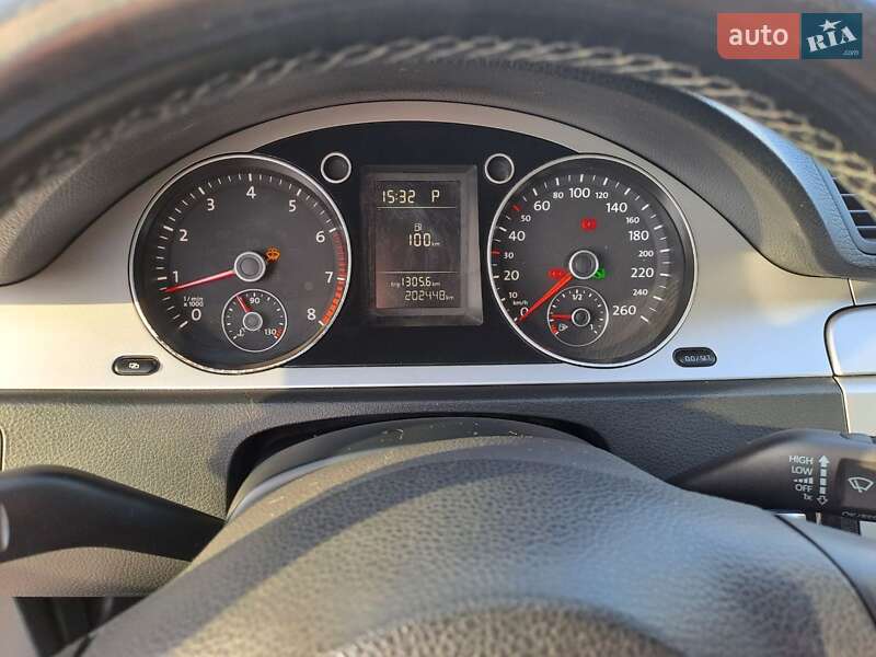 Седан Volkswagen Passat 2010 в Дніпрі