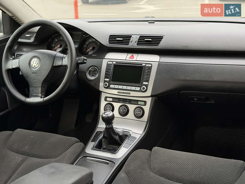 Седан Volkswagen Passat 2005 в Киеве