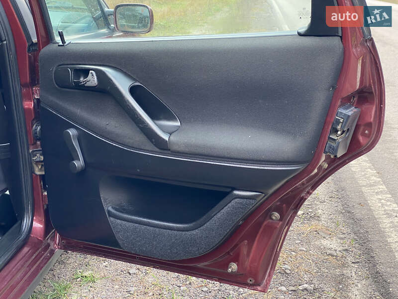 Універсал Volkswagen Passat 1996 в Харкові