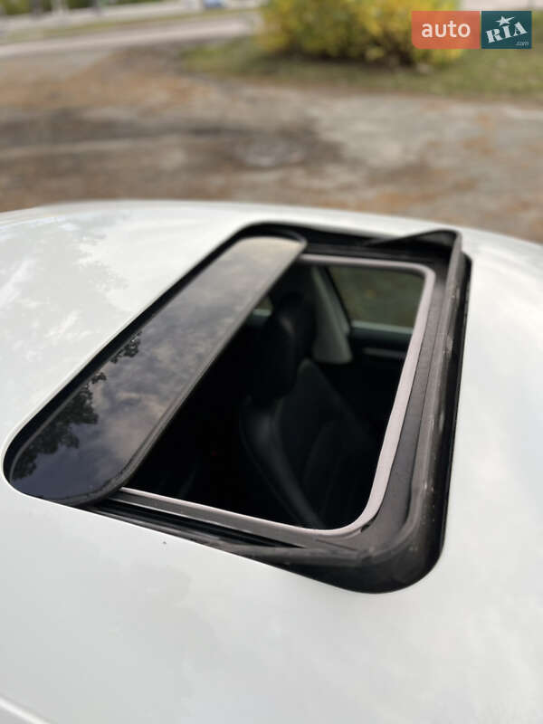 Седан Volkswagen Passat 2016 в Киеве