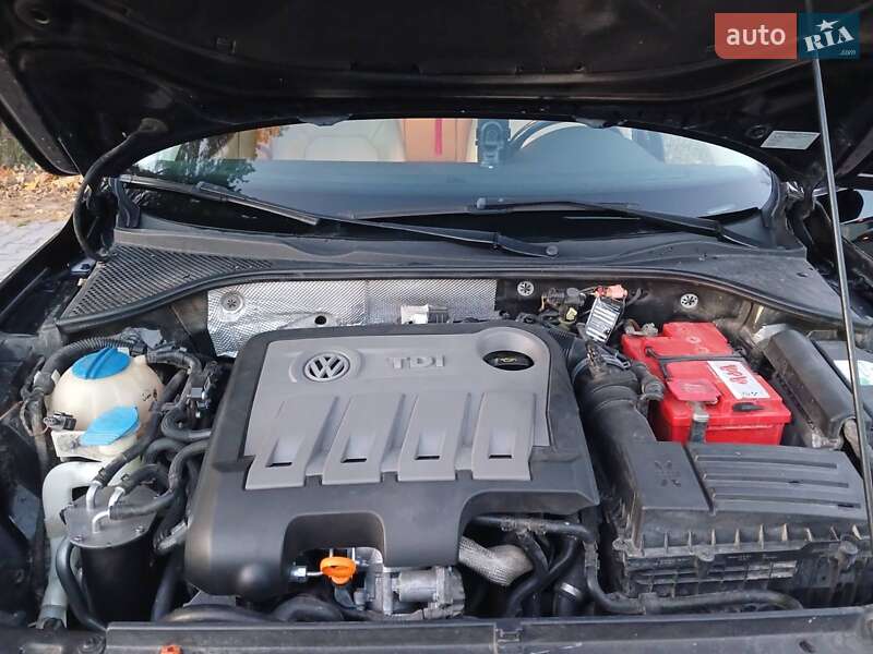 Седан Volkswagen Passat 2012 в Львові