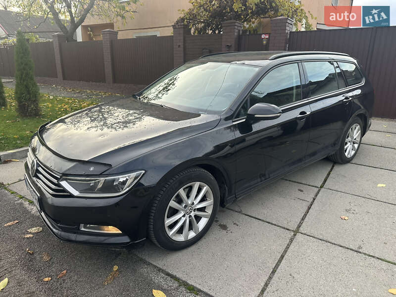 Универсал Volkswagen Passat 2018 в Киеве
