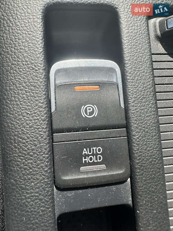 Универсал Volkswagen Passat 2018 в Киеве