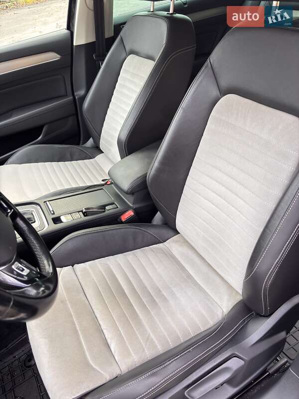 Универсал Volkswagen Passat 2018 в Киеве