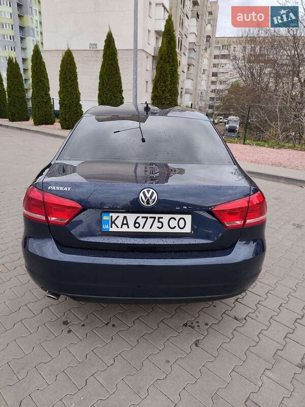 Седан Volkswagen Passat 2012 в Житомире