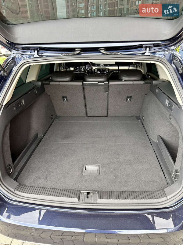 Універсал Volkswagen Passat 2017 в Житомирі