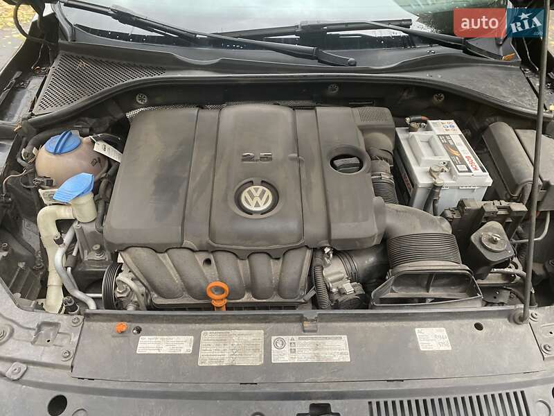 Седан Volkswagen Passat 2012 в Киеве