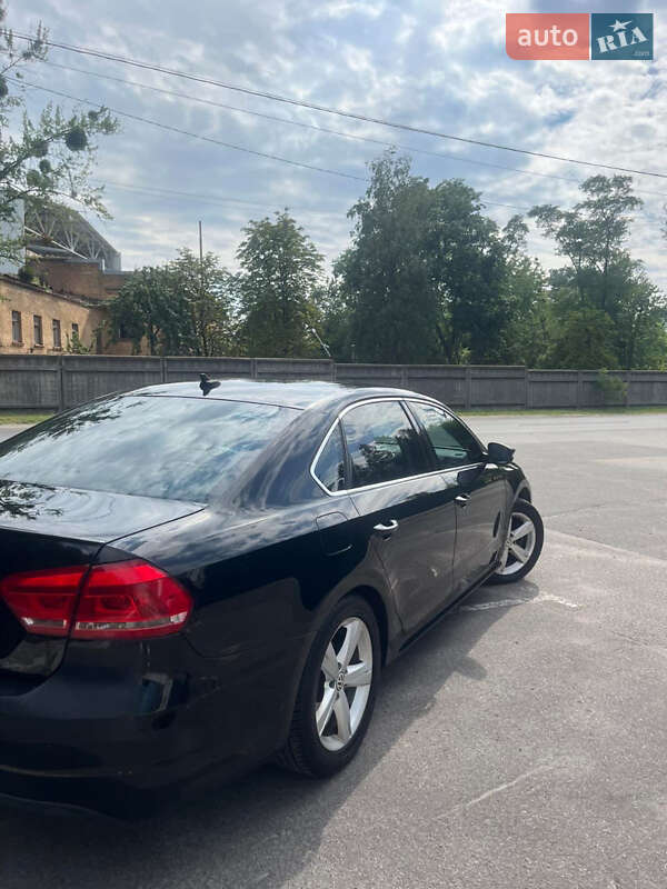 Седан Volkswagen Passat 2013 в Киеве