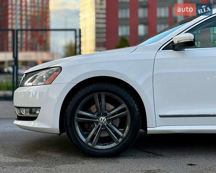 Седан Volkswagen Passat 2012 в Киеве