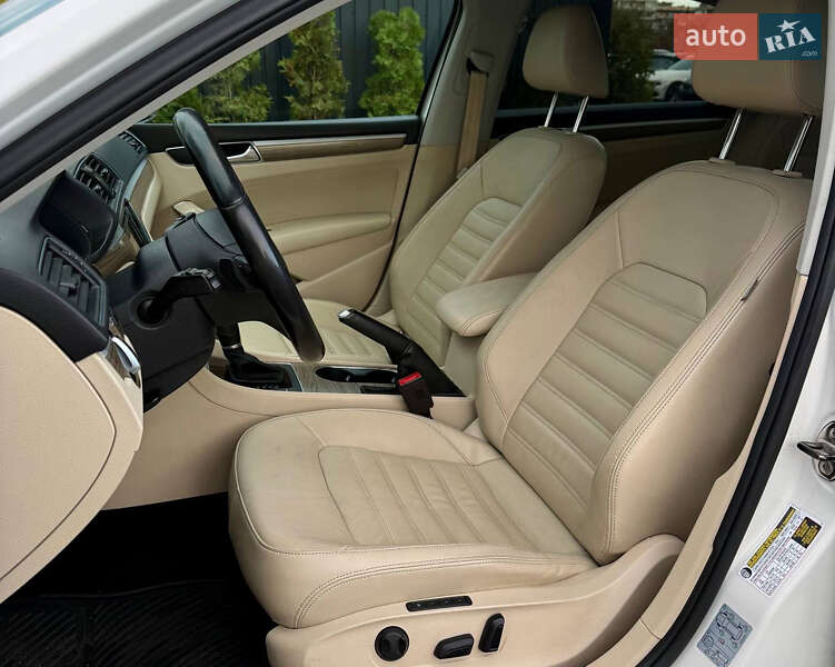 Седан Volkswagen Passat 2012 в Киеве