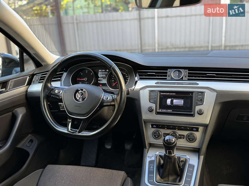 Універсал Volkswagen Passat 2015 в Луцьку