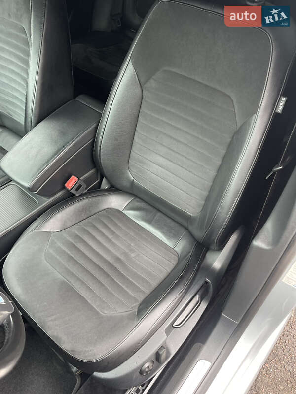 Седан Volkswagen Passat 2012 в Коростене