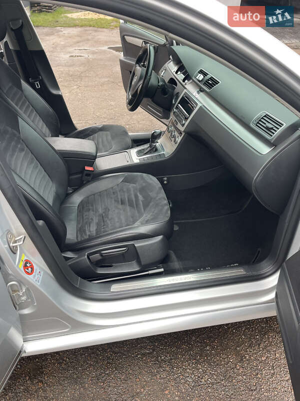 Седан Volkswagen Passat 2012 в Коростене