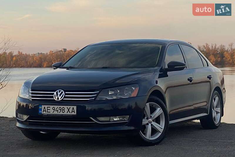 Седан Volkswagen Passat 2012 в Днепре