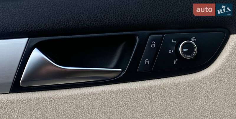 Седан Volkswagen Passat 2012 в Днепре