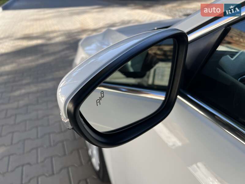 Седан Volkswagen Passat 2017 в Львове