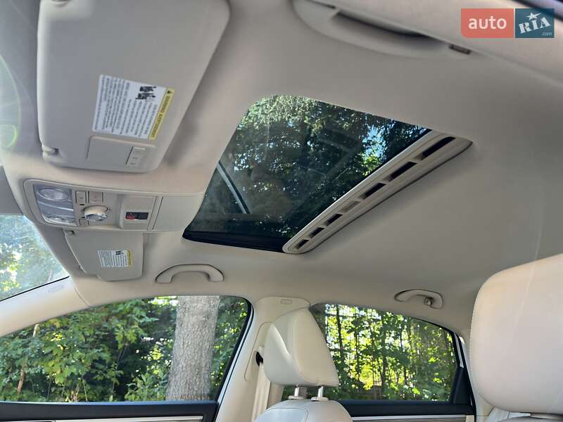 Седан Volkswagen Passat 2017 в Львове