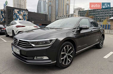 Седан Volkswagen Passat 2018 в Києві