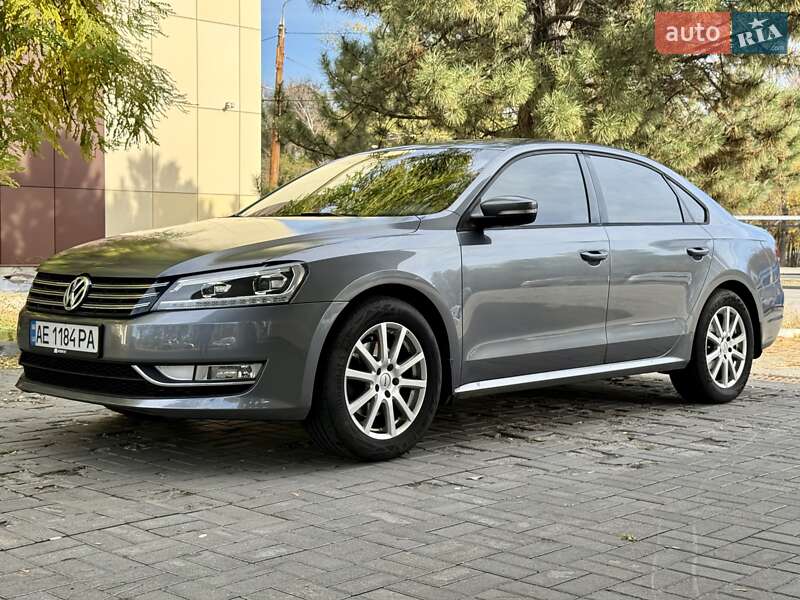 Седан Volkswagen Passat 2014 в Дніпрі