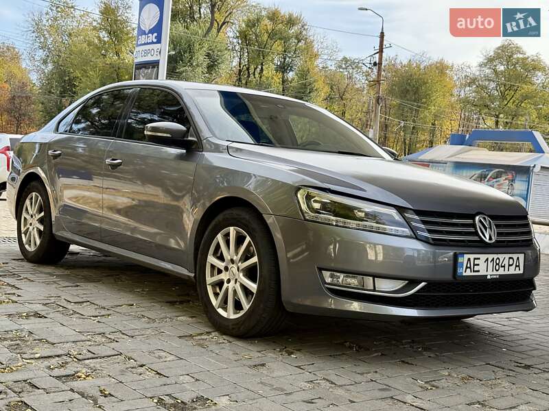 Седан Volkswagen Passat 2014 в Дніпрі