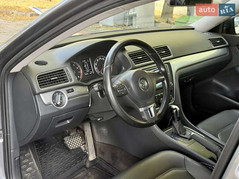 Седан Volkswagen Passat 2014 в Дніпрі