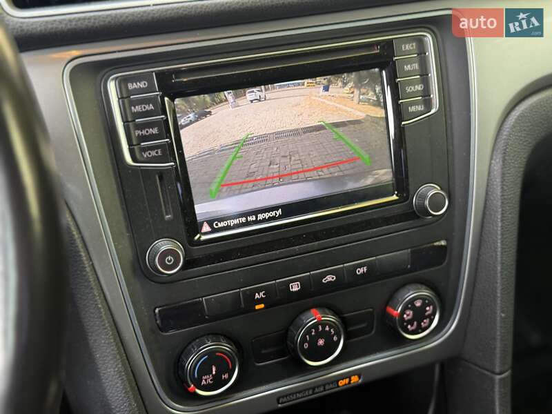 Седан Volkswagen Passat 2014 в Дніпрі