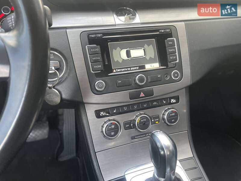 Універсал Volkswagen Passat 2012 в Хмельницькому