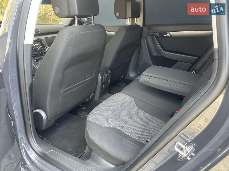 Універсал Volkswagen Passat 2012 в Хмельницькому