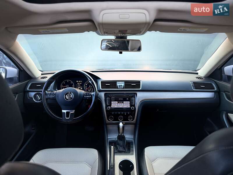 Седан Volkswagen Passat 2015 в Львові