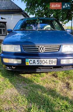 Седан Volkswagen Passat 1994 в Золотоноше
