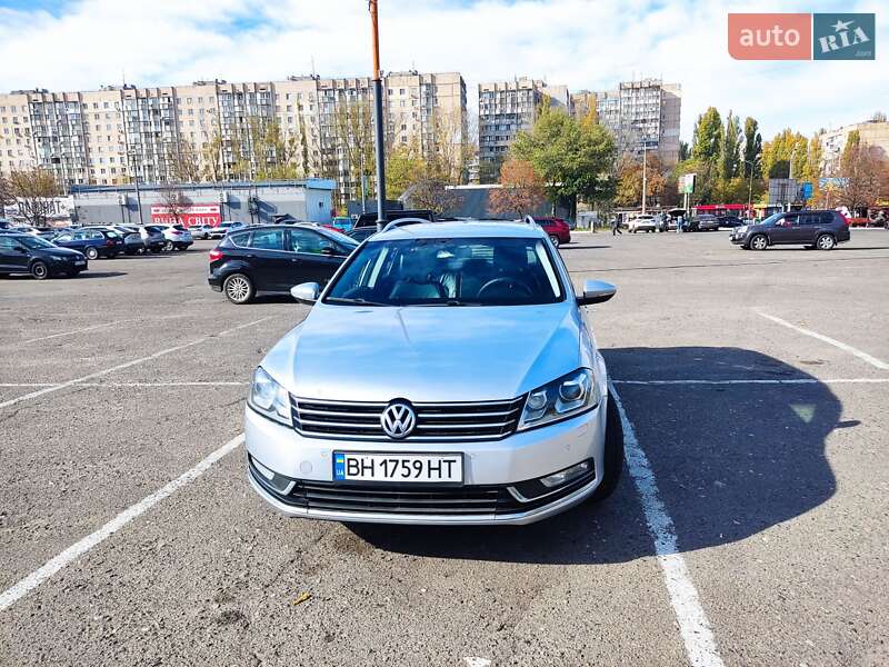 Универсал Volkswagen Passat 2012 в Одессе