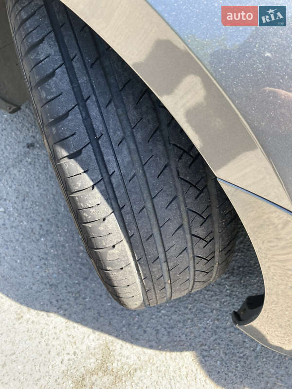 Универсал Volkswagen Passat 2016 в Павлограде фото 6 Универсал Volkswagen Passat 2016 в Павлограде