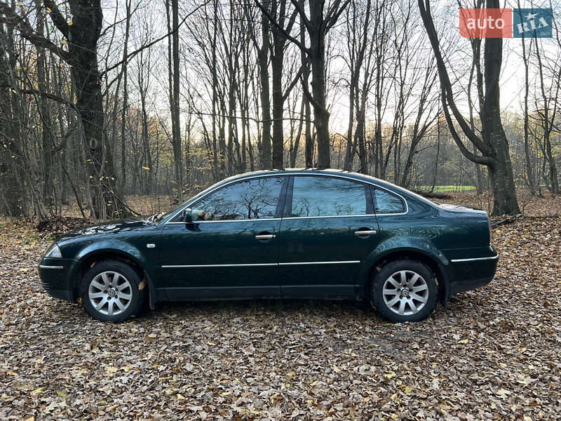 Седан Volkswagen Passat 2002 в Хмельнике