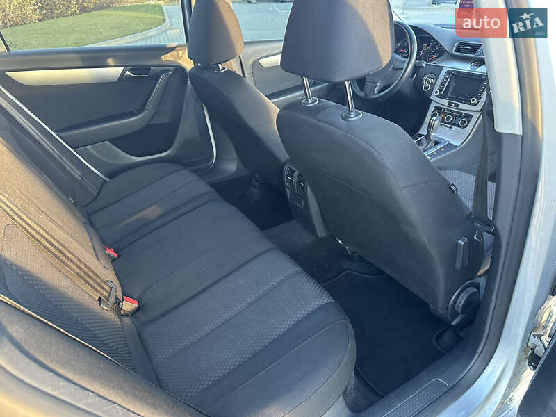 Универсал Volkswagen Passat 2012 в Львове