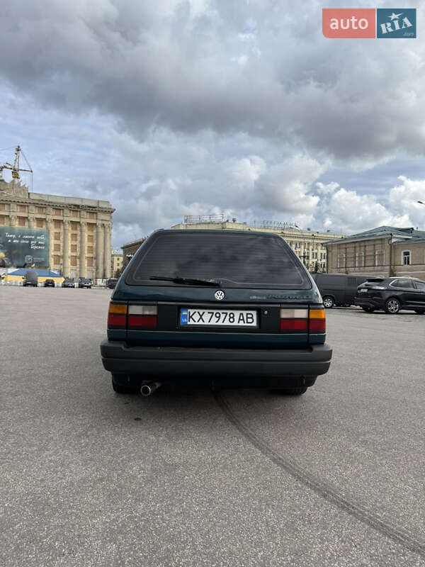 Універсал Volkswagen Passat 1990 в Харкові