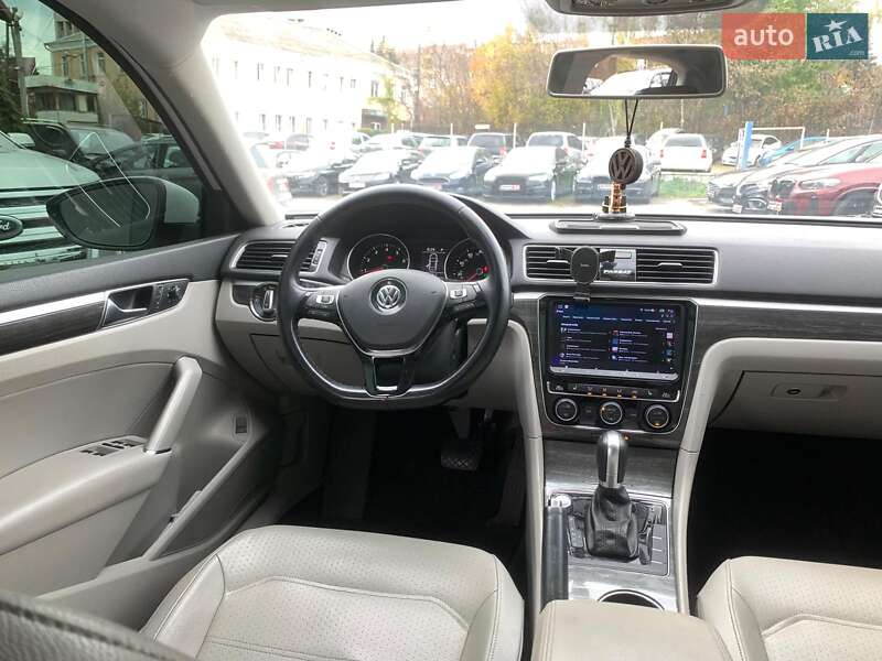 Седан Volkswagen Passat 2018 в Виннице