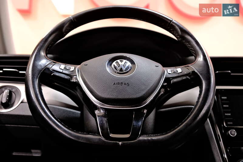 Седан Volkswagen Passat 2020 в Одессе